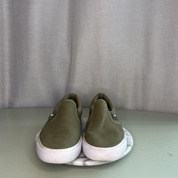 DC SLIP ON’S SIZE(9.5) - Picture 2 of 6